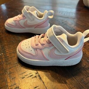 Nike Toddler Court Borough Low 2 SE Sneakers White Pink Girls size US 6C